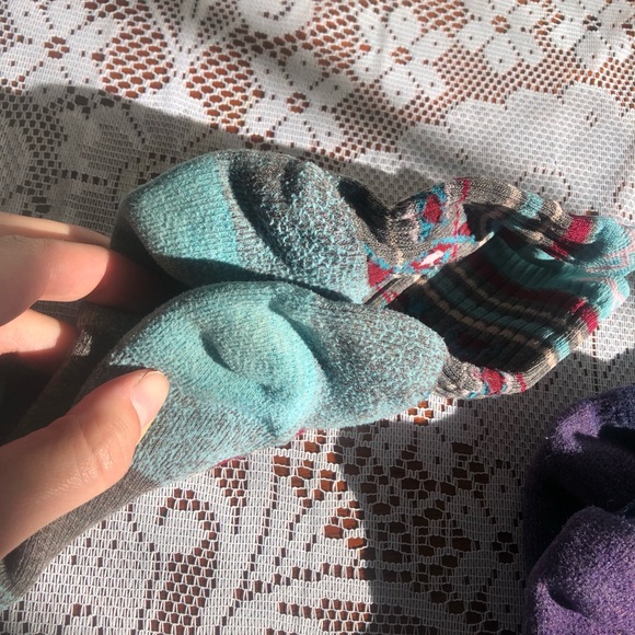 4 pairs Darn Tough Merino Wool Socks - Picture 4 of 15